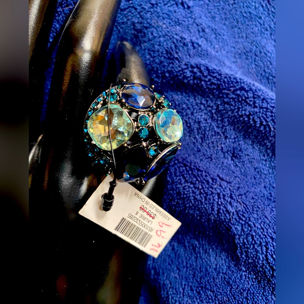 Chico’s size 8 ring